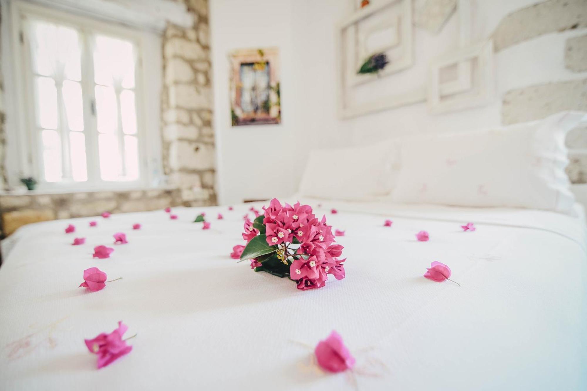 Yukari Sokak Vip Butik Otel อาเลอเจอติ ภายนอก รูปภาพ