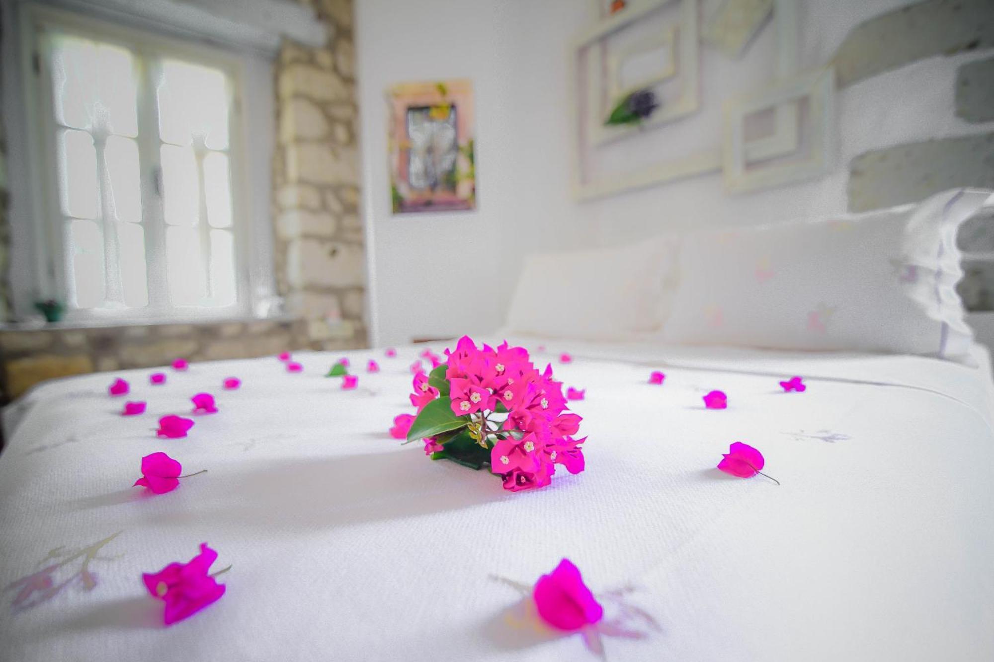 Yukari Sokak Vip Butik Otel อาเลอเจอติ ภายนอก รูปภาพ